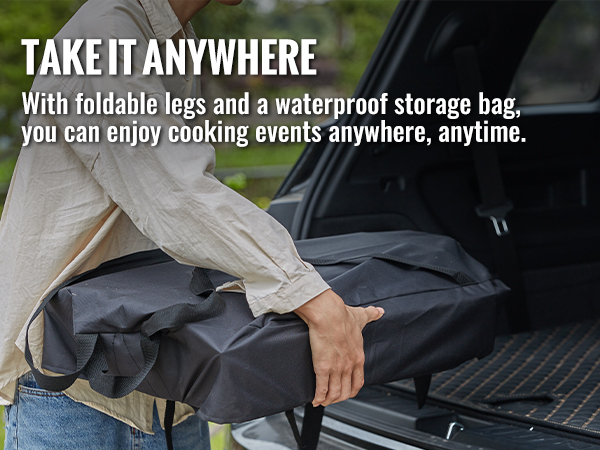 человек, загружающий водонепроницаемую сумку для хранения с уличной духовкой VEVOR в автомобиль, что повышает мобильность.