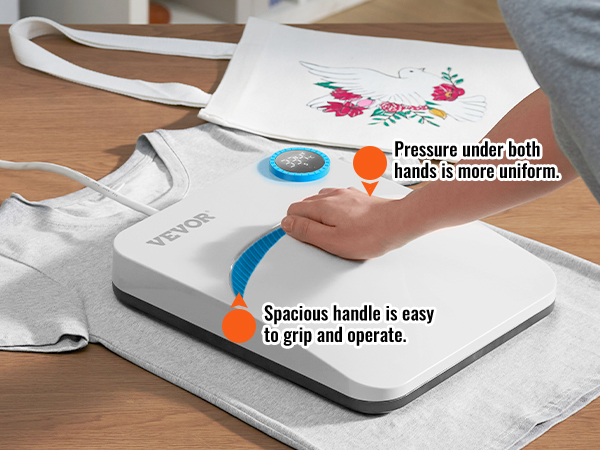 VEVOR šilumos spaudos mašinos naudojimo su erdvus rankena, lengvai rankena, naudojami ant t-shirt vartotojas.