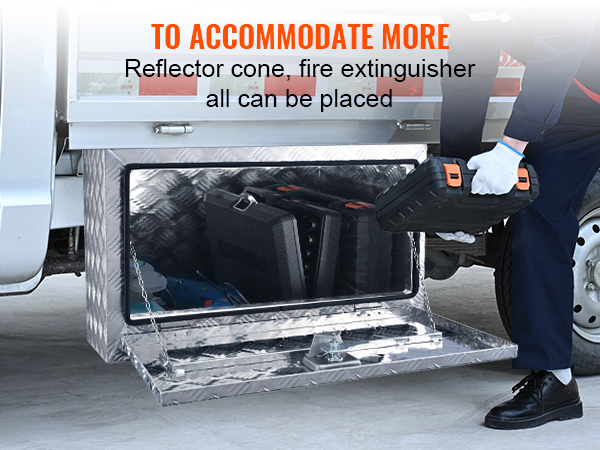 VEVOR kravas automašīnas zemšasijas kaste instrumentu glabāšanai zem baltas kravas automašīnas, ar ērtu piekļuvi organizēšanai.