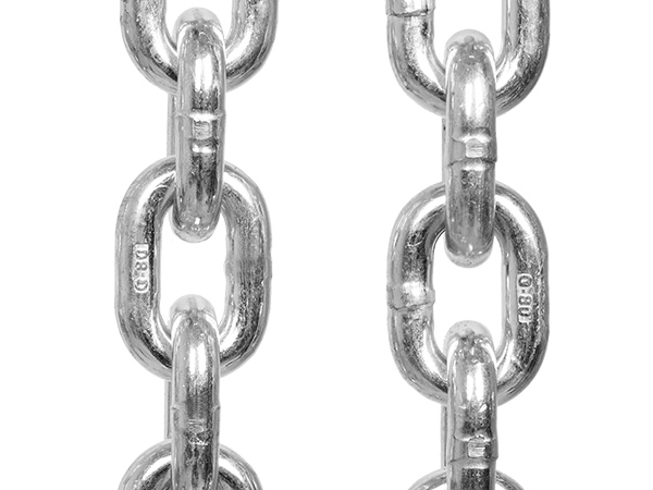 close-up of durable steel chains for VEVOR lever chain hoist, highlighting robust metal links.