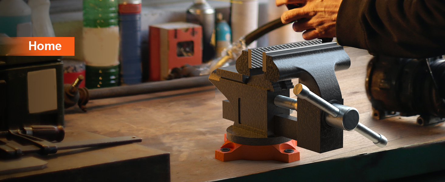 Верстачные тиски VEVOR установлены на верстаке в мастерской, на заднем плане инструменты и зеленые бутылки.