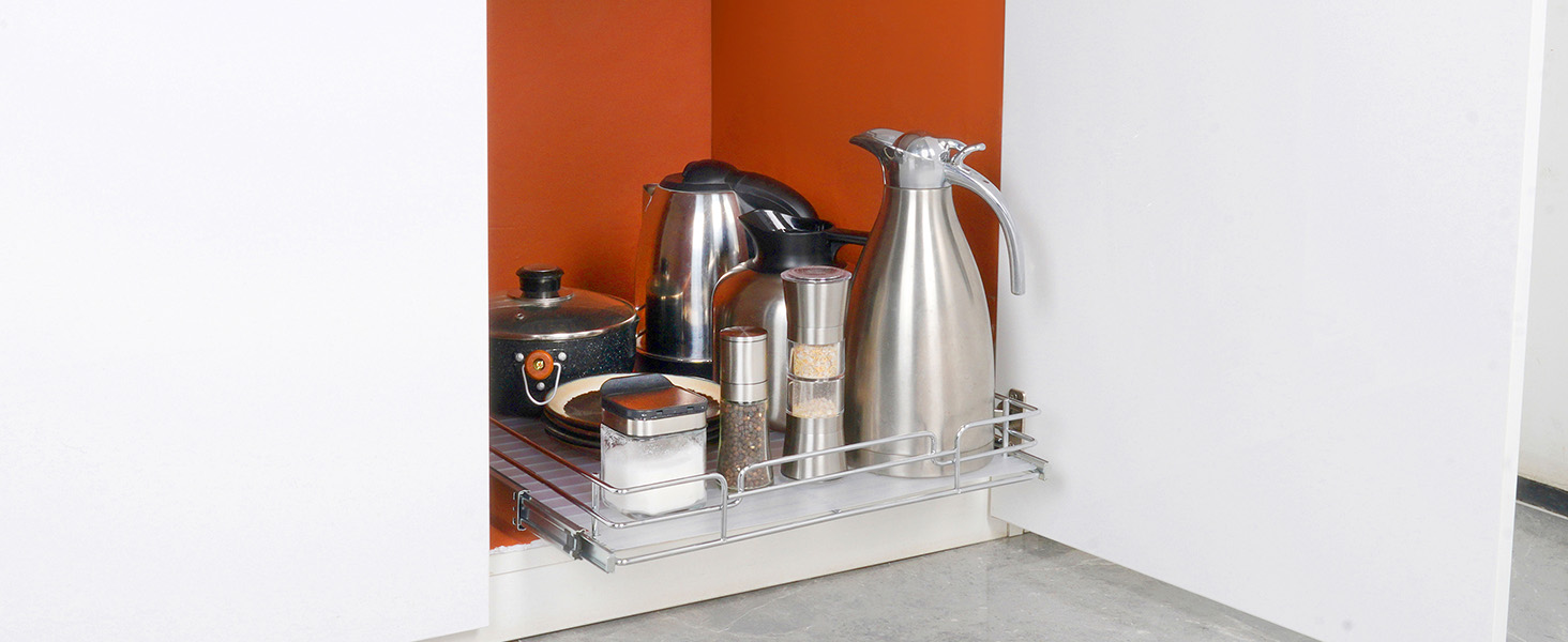 VEVOR traukti iš spintos organizatorius su virtuvės essentials, įskaitant puodai, puodai, ąsočiai, ir talpyklų.