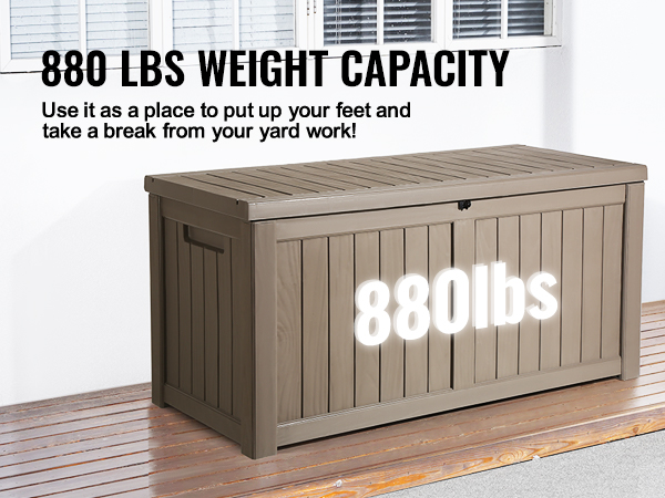 VEVOR klāja kaste ar 880 mārciņu svara kapacitāti uz koka klāja blakus baltai sienai.