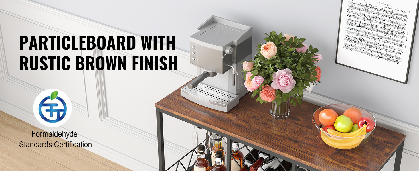 VEVOR vīna bāra skapis ar espresso automātu, ziedu vāzi un augļu bļodu rustikāli brūnā krāsā.