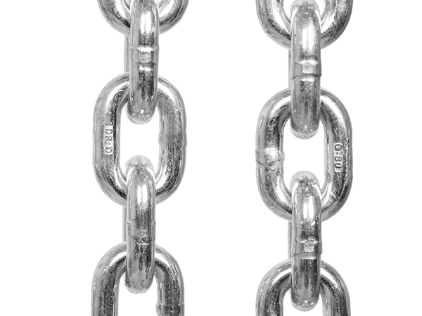 close-up of heavy-duty metal chains for VEVOR manual lever chain hoist, displaying sturdy links.