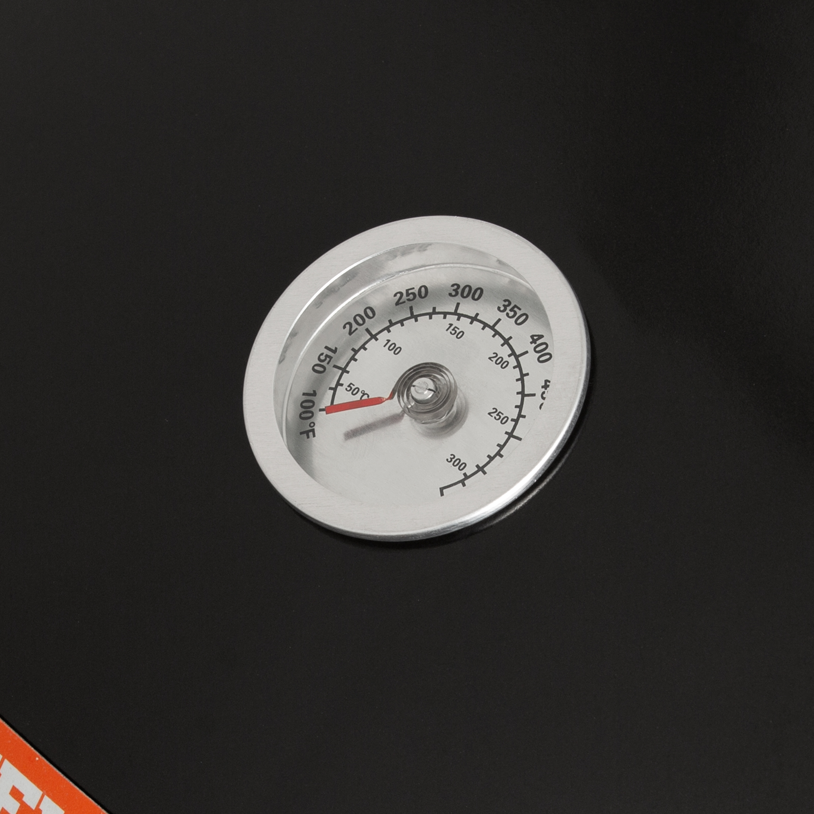 thermometer on VEVOR kettle charcoal grill displaying temperature in black casing.