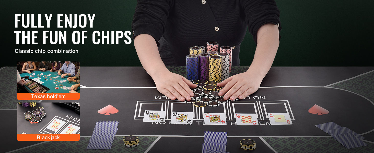 persona spēlē kārtis ar VEVOR pokera žetonu komplektu uz zaļa galda, izmantojot klasisko Texas Hold'em un Blackjack.