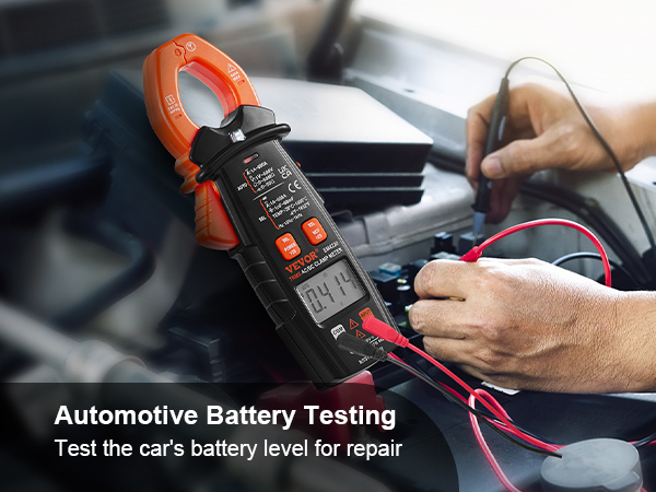 VEVOR digitālais skavas mērītājs automašīnas akumulatora līmeņa pārbaudei remonta laikā.