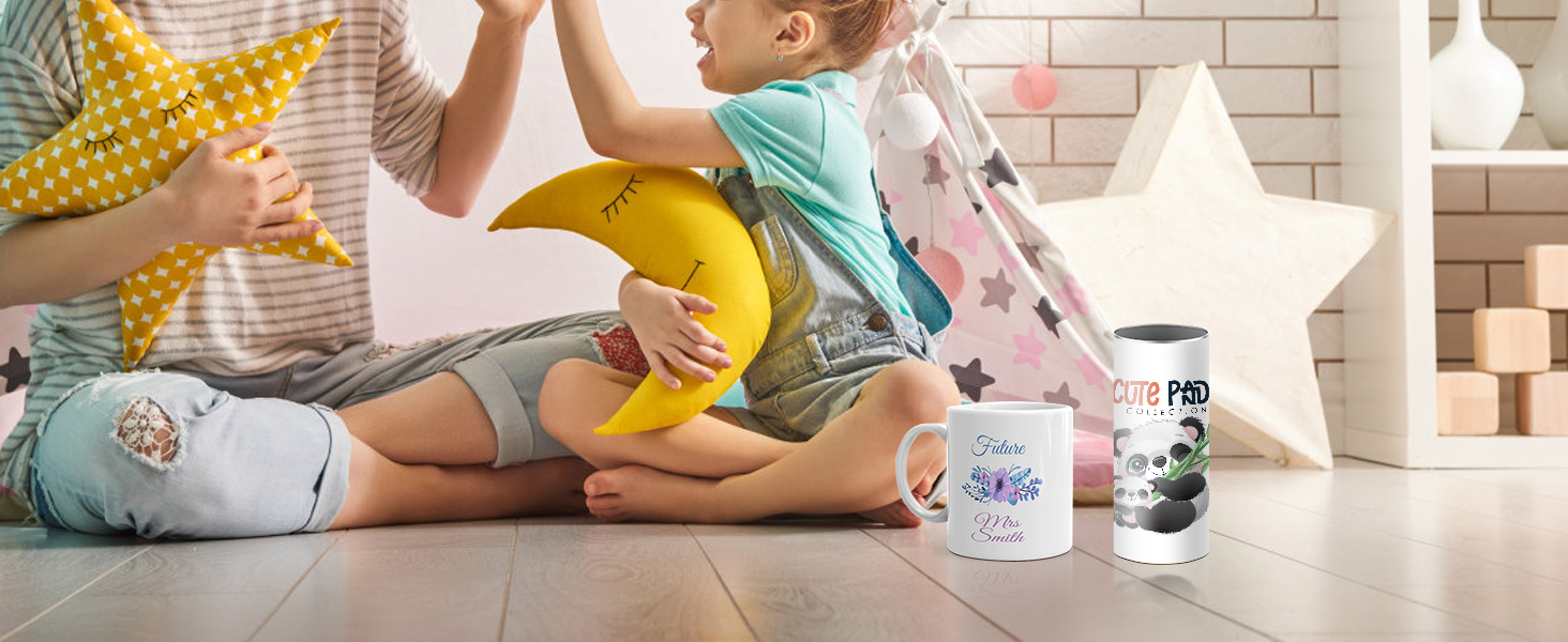 vaikams žaidžiant su žvaigždžių ir mėnulio pagalvės, kartu su custom puodeliai pagaminti su VEVOR masažuoklis šilumos spaudos.