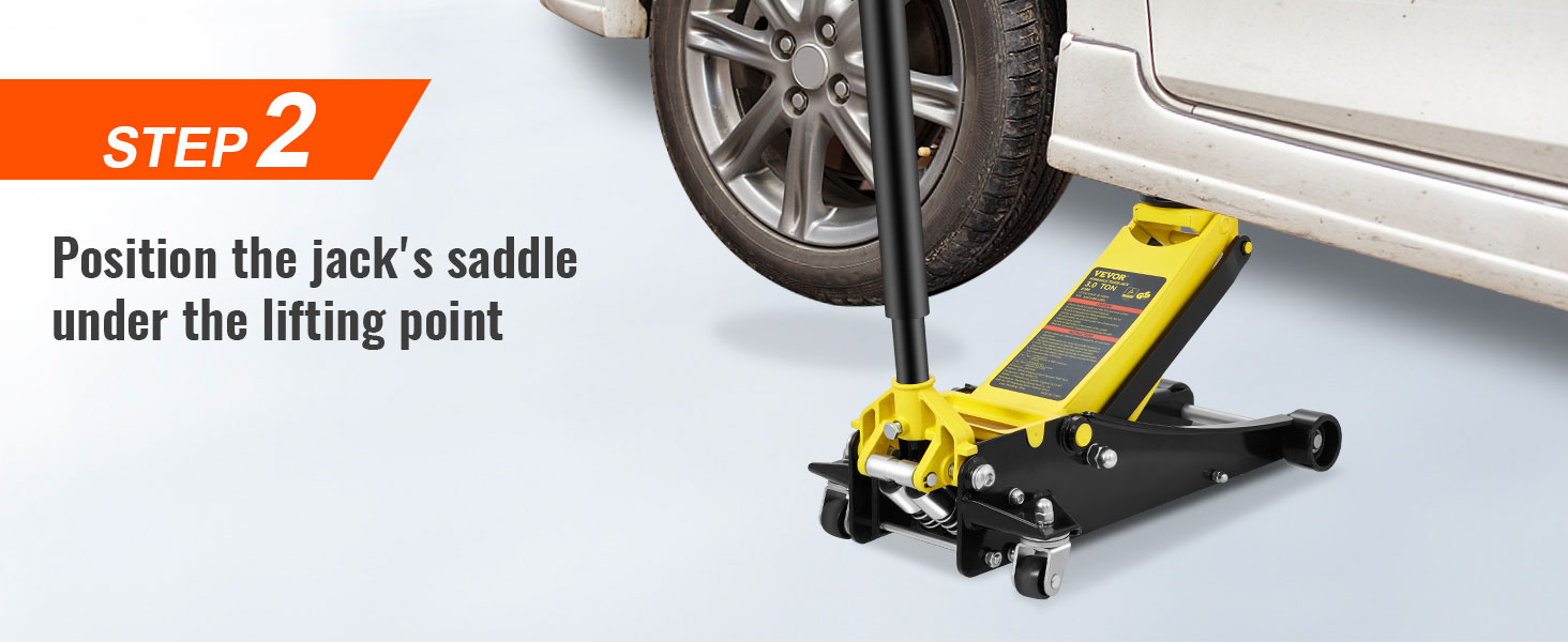 2 žingsnis: pastatykite VEVOR grindų jack balno pagal automobilio kėlimo tašku.