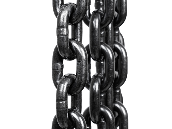 close-up of sturdy steel chains for VEVOR hand chain hoist, highlighting the durable construction.