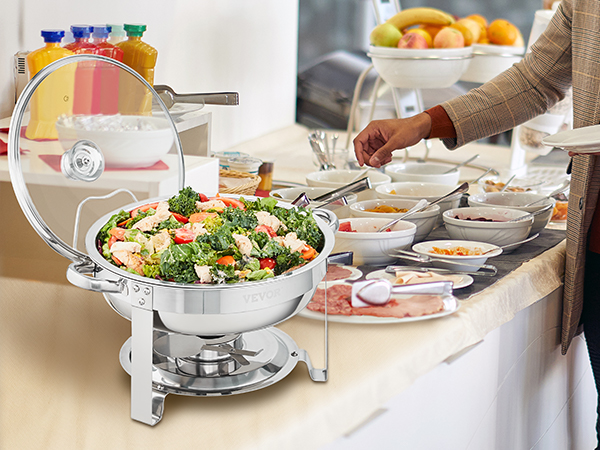 сервировка "шведского стола" с набором блюд для натирания VEVOR, свежим салатом, фруктами и разнообразными приправами.