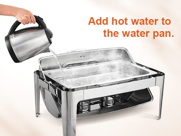 наливаем горячую воду в поддон для мытья посуды VEVOR, показываем, как поднимается пар. надпись оранжевого цвета прилагается.