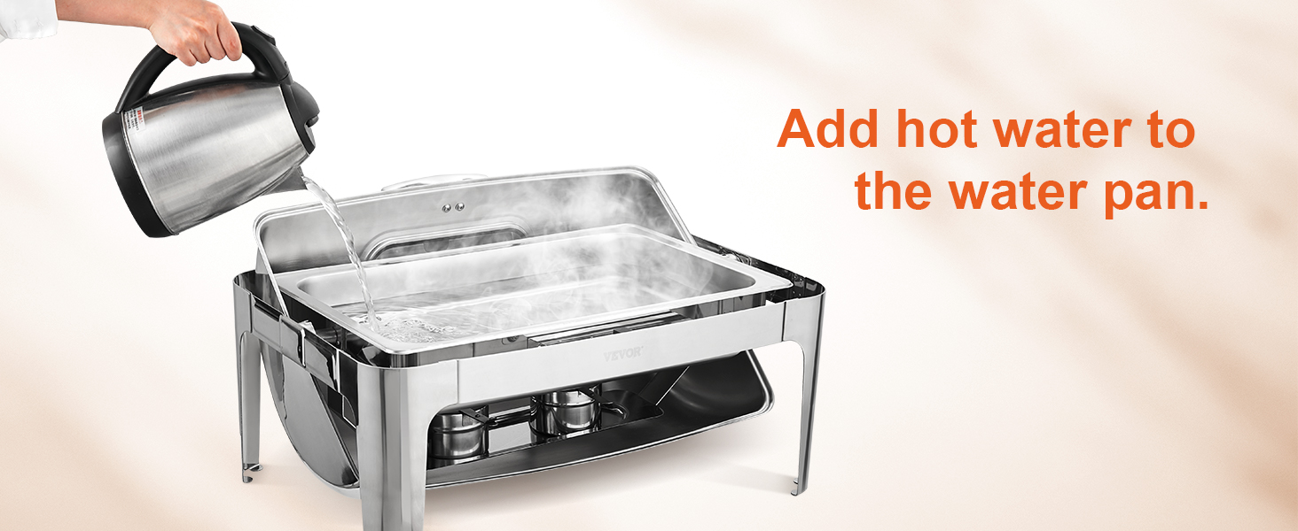 наливаем горячую воду в поддон для мытья посуды VEVOR, показываем, как поднимается пар. надпись оранжевого цвета прилагается.