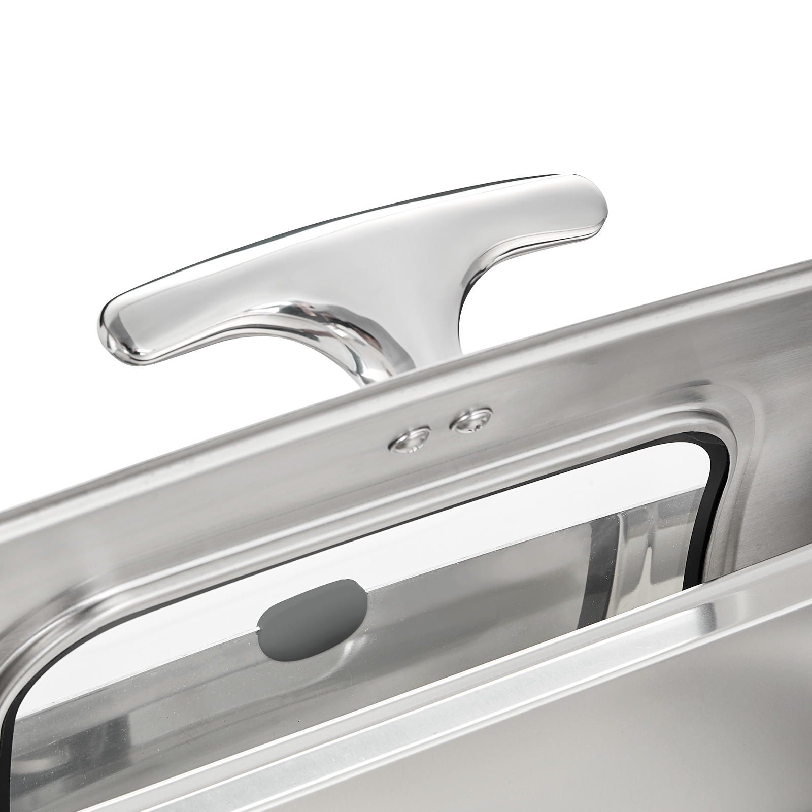 stainless steel handle and lid of VEVOR chafing dish reflecting light.