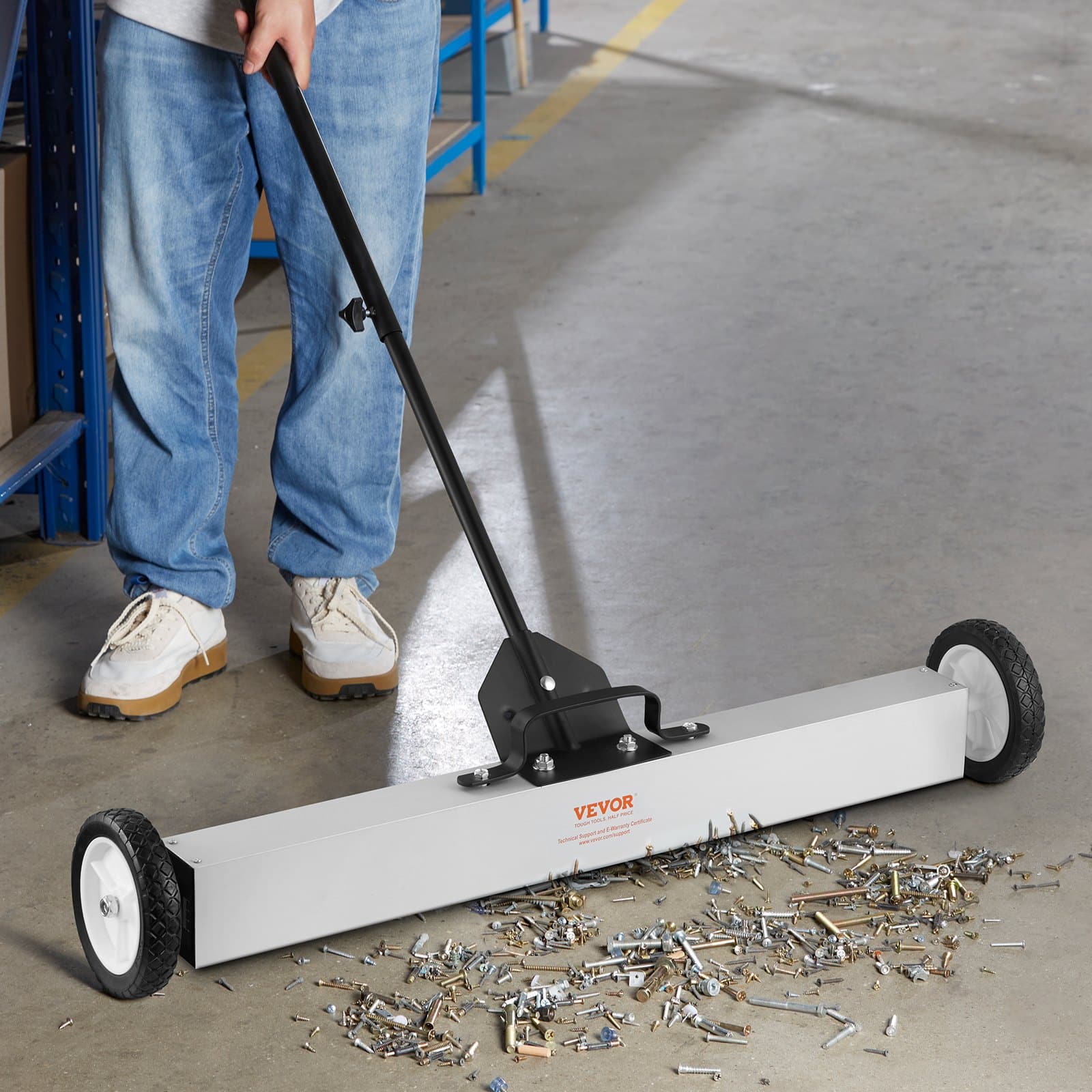 VEVOR 24.9 kg Magnetic Sweeper with Wheels, 61 cm Width, Telescopic Handle, for Yard, Garage & Workshop Metal Cleanup - Pilt 8