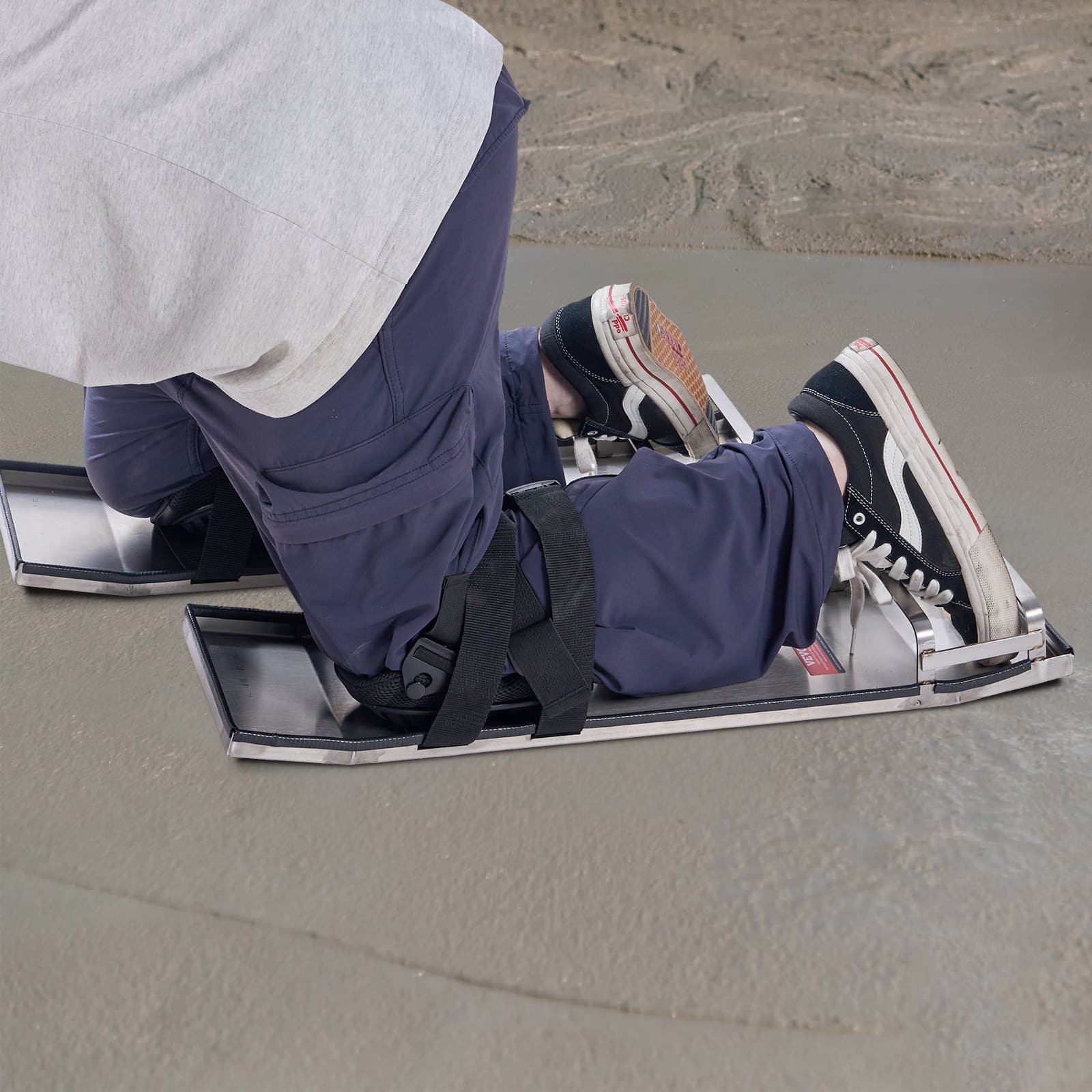 VEVOR Stainless Steel Concrete Knee Boards 71x20 cm with Straps – Sliding Pads for Cement Finishing, Ergonomic Design, Pair - Image 8