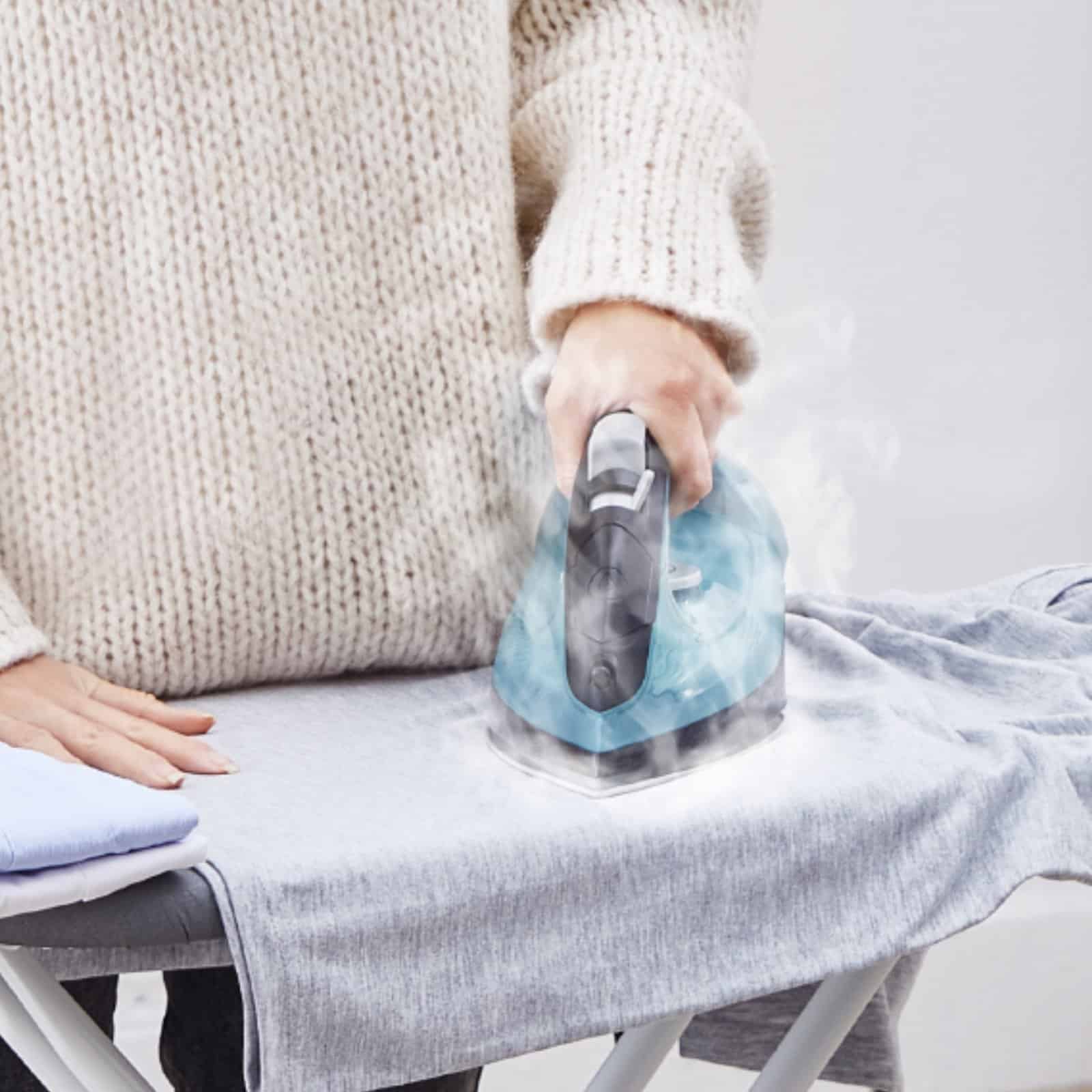 VEVOR 1600W Steam Iron with PTFE Soleplate, Auto Shut-Off, Anti-Drip, 180g/min Steam Boost, 4 Temp Settings, Self-Clean - Pilt 8