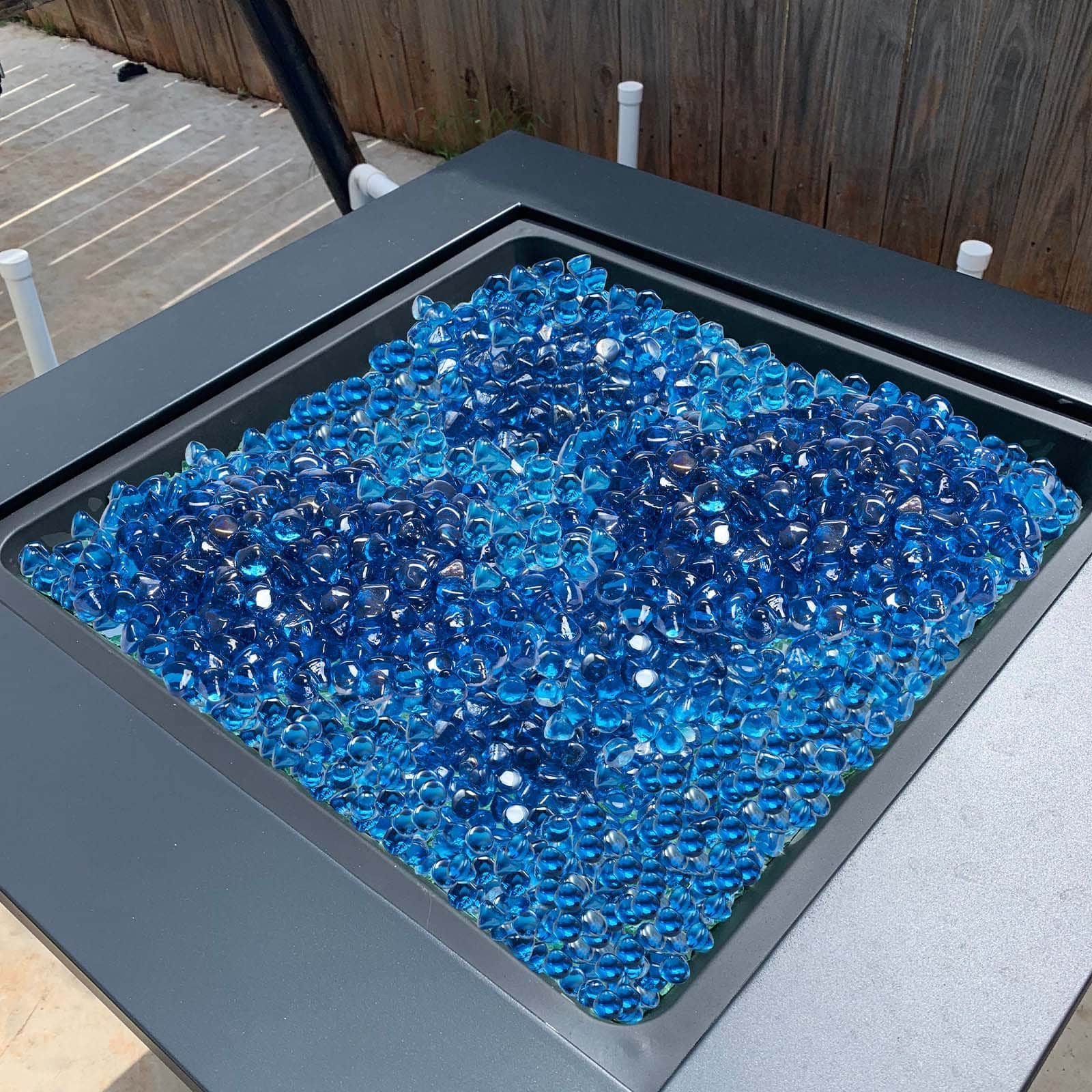 VEVOR 4.5kg Caribbean Blue Reflective Fire Glass Beads, 25.4mm Heat-Resistant Stones for Fire Pit, Fireplace, Garden Decor – Paveikslėlis 8