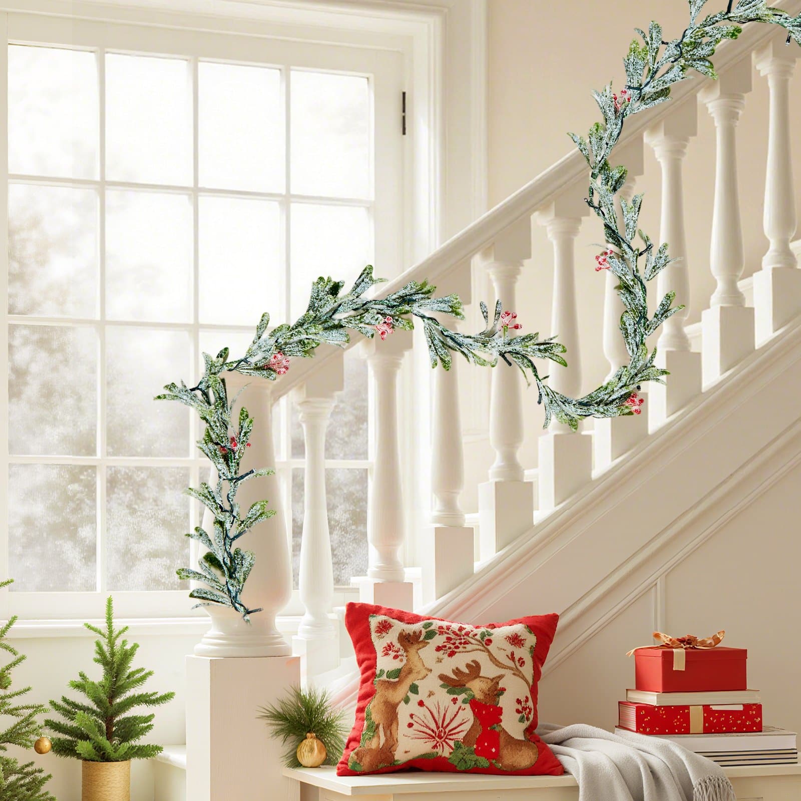 VEVOR 2011 mm Christmas Garland with LED Lights, Realistic Greenery, Olive Leaves & Berries, Indoor/Outdoor Xmas Decor — attēls 8